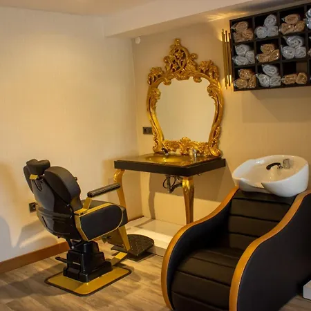 Ramada By Wyndham فندق Tire