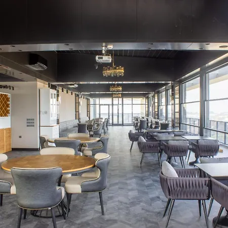 Otel Ramada By Wyndham Tire