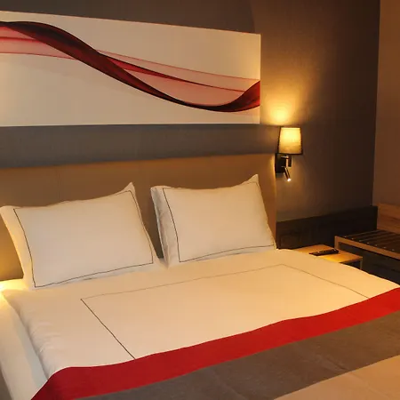 Ramada By Wyndham 5* Tire