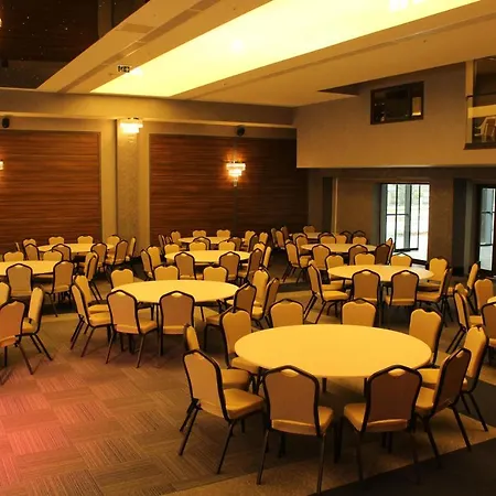 Otel Ramada By Wyndham Tire
