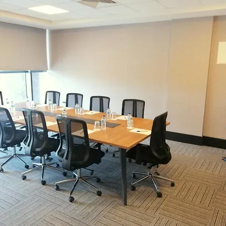 فندق Ramada By Wyndham Tire