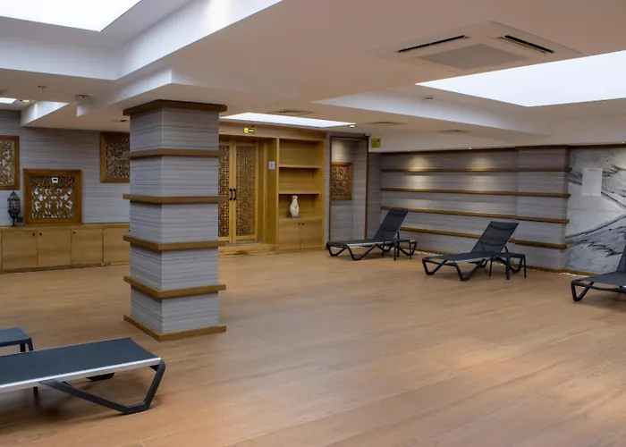 Ramada By Wyndham Hotel 5*