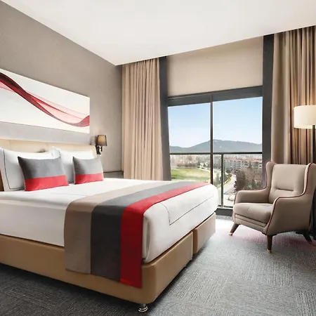 Ramada By Wyndham מלון Tire