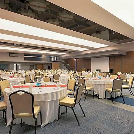 酒店 Ramada By Wyndham Tire