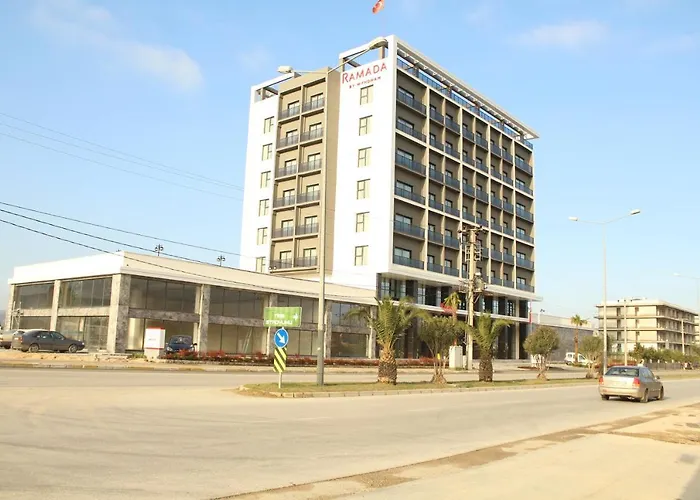 Ramada By Wyndham Отель Tire