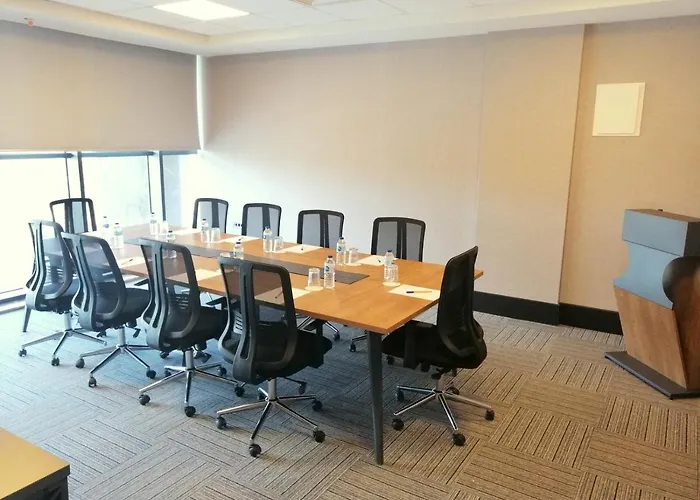 Отель Ramada By Wyndham Tire